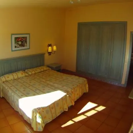 皇家套房酒店 3*